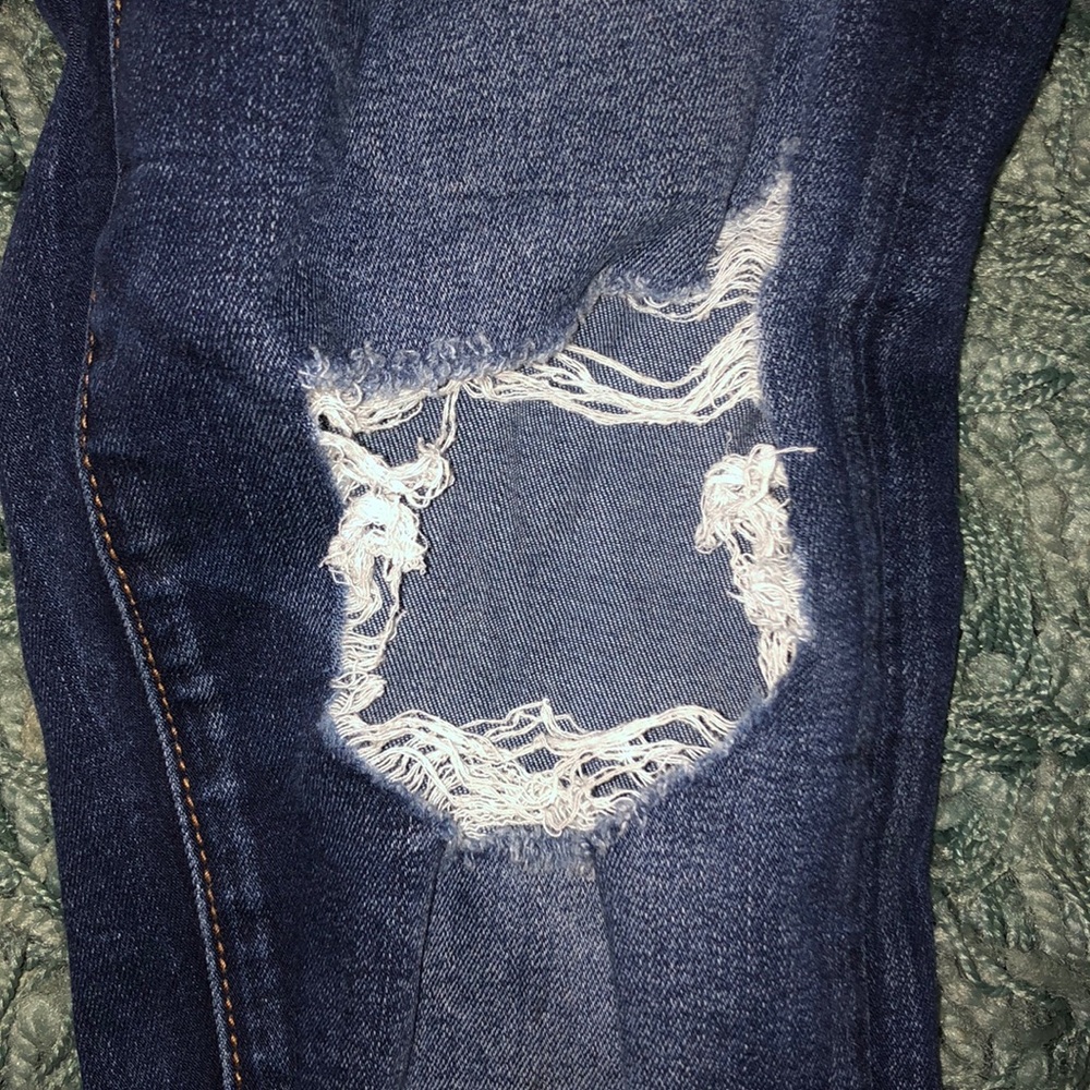 AEO Ripped Jeans - Picture 2 of 8